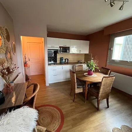 2 Pers, Balcon, Parking Apartament Cucq